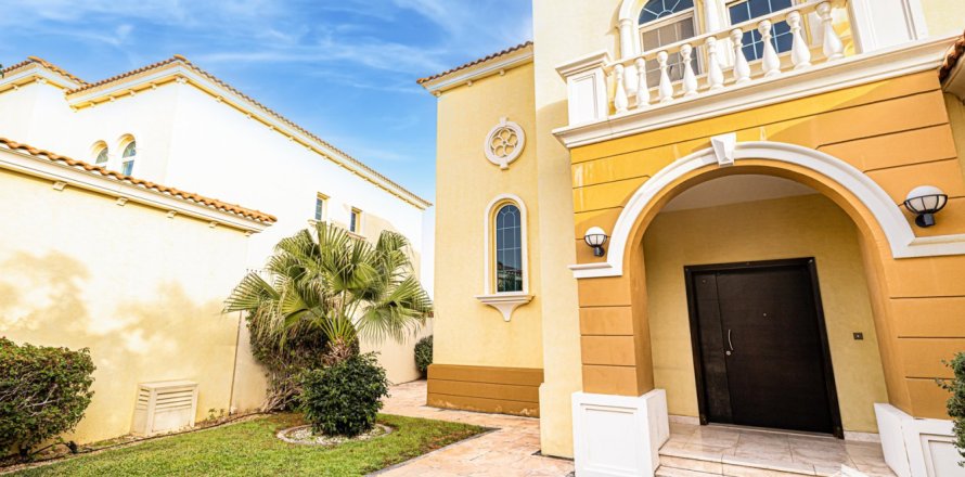 Villa de 3 chambres à Legacy, UAE No. 14453