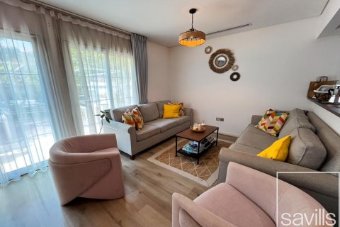 Таунхаус с 2 спальнями в Jumeirah Village Triangle, ОАЭ №214047 4