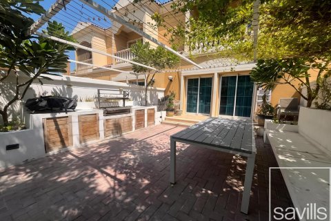 Таунхаус с 2 спальнями в Jumeirah Village Triangle, ОАЭ №214047 13
