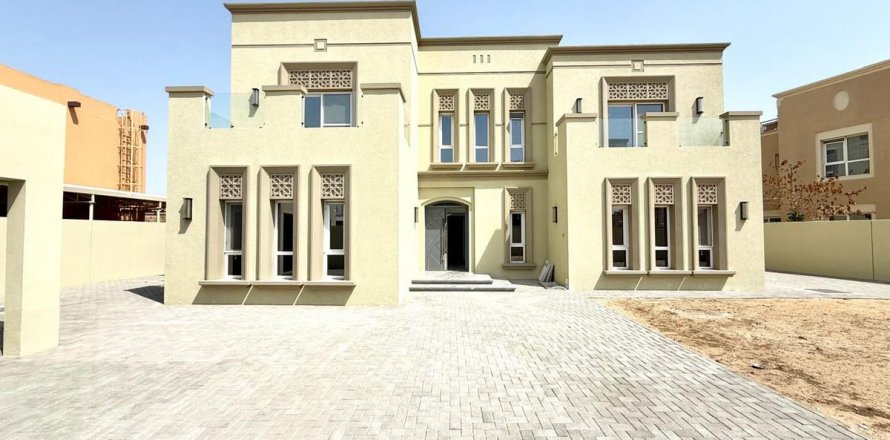 Villa de 5 chambres à Al Barsha, UAE No. 221934