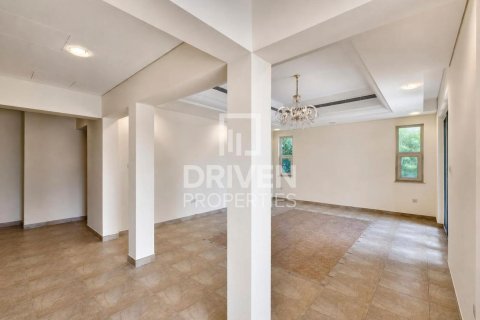 5 bedrooms Villa in Victory Heights, UAE No. 212760 4