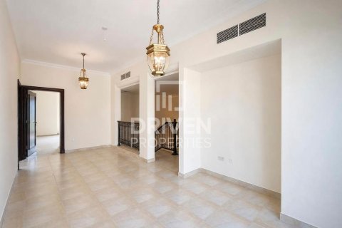 5 bedrooms Villa in Victory Heights, UAE No. 212760 8