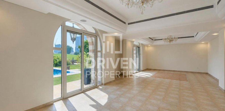 5 bedrooms Villa in Victory Heights, UAE No. 212760