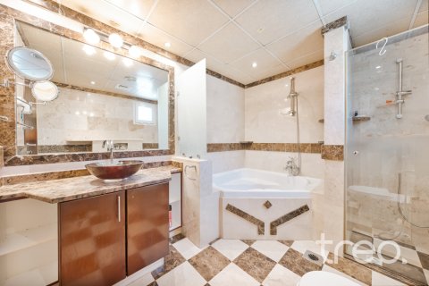 5 bedrooms Villa in Meadows, UAE No. 220759 16