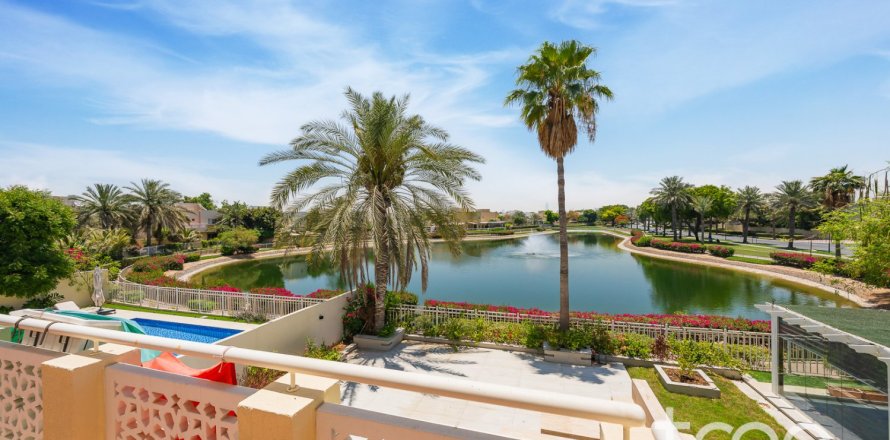 5 bedrooms Villa in Meadows, UAE No. 220759