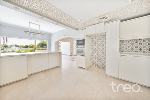 5 bedrooms Villa in Meadows, UAE No. 220759 8