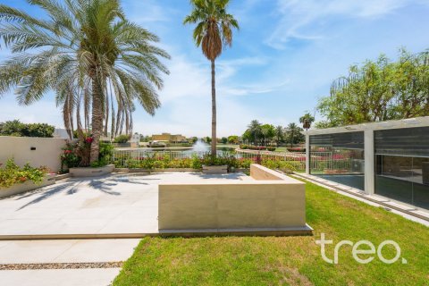 5 bedrooms Villa in Meadows, UAE No. 220759 11