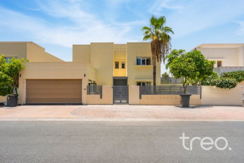 5 bedrooms Villa in Meadows, UAE No. 220759 27