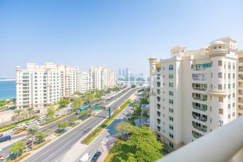 Appartement de 3 chambres à Shoreline Apartments, UAE No. 64938 16