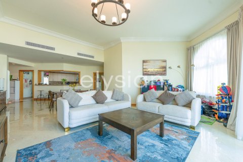 Appartement de 3 chambres à Shoreline Apartments, UAE No. 64938 17
