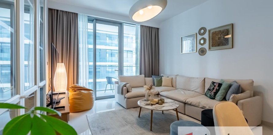 Appartement de 2 chambres à EMAAR Beachfront, UAE No. 72259