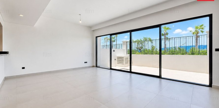4 bedrooms Townhouse in Dubai, UAE No. 159694