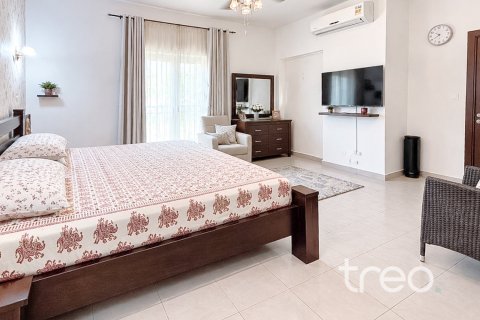 Villa de 5 chambres à Hacienda, UAE No. 220803 19
