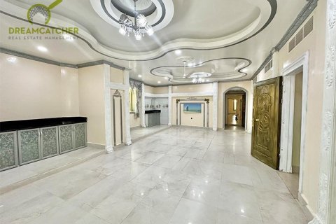 Вилла с 10 спальнями в Seih Al Uraibi, ОАЭ №22392 10