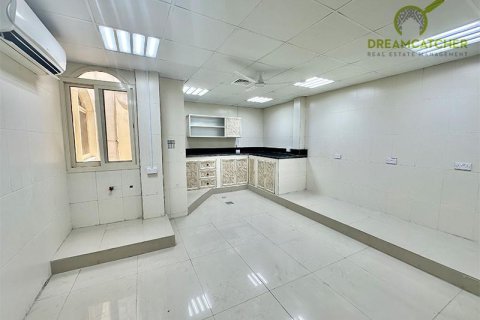 Вилла с 10 спальнями в Seih Al Uraibi, ОАЭ №22392 16