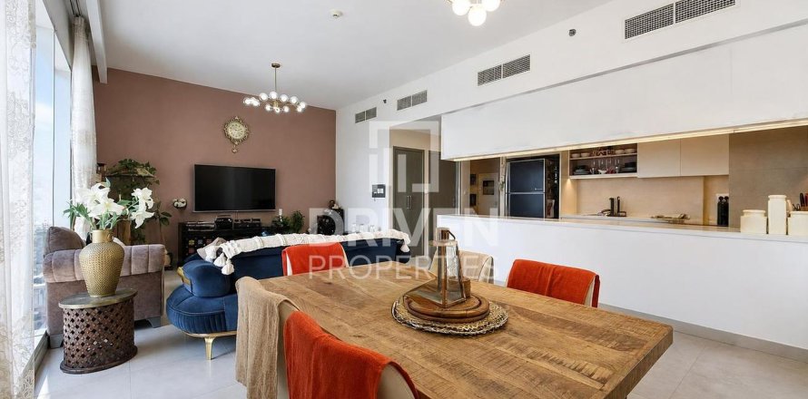 Apartment de 3 dormitorios en Creek Horizon, UAE No. 215207