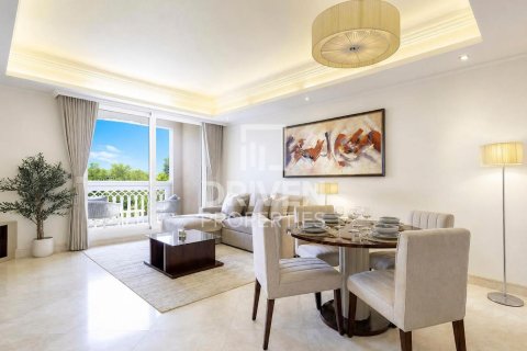 Apartment de 2 dormitorios en The Crescent, UAE No. 218124