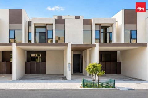 3 bedrooms Townhouse in Dubai, UAE No. 159807 3