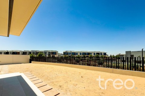 4 bedrooms Villa in Dubai, UAE No. 220779 16