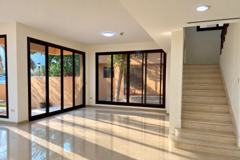 4 bedrooms Townhouse in Jumeirah Islands, UAE No. 213042 4