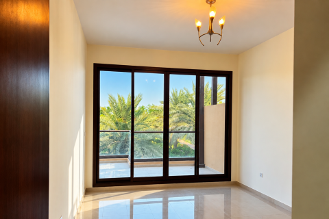 4 bedrooms Townhouse in Jumeirah Islands, UAE No. 213042 9