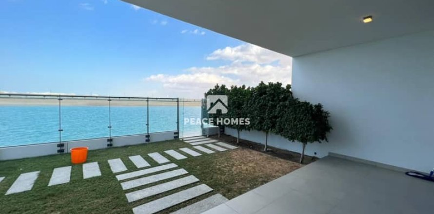 5 غرفة نوم  فيلا في Sharjah Waterfront City, الإمارات العربية المتحدة رقم 13099