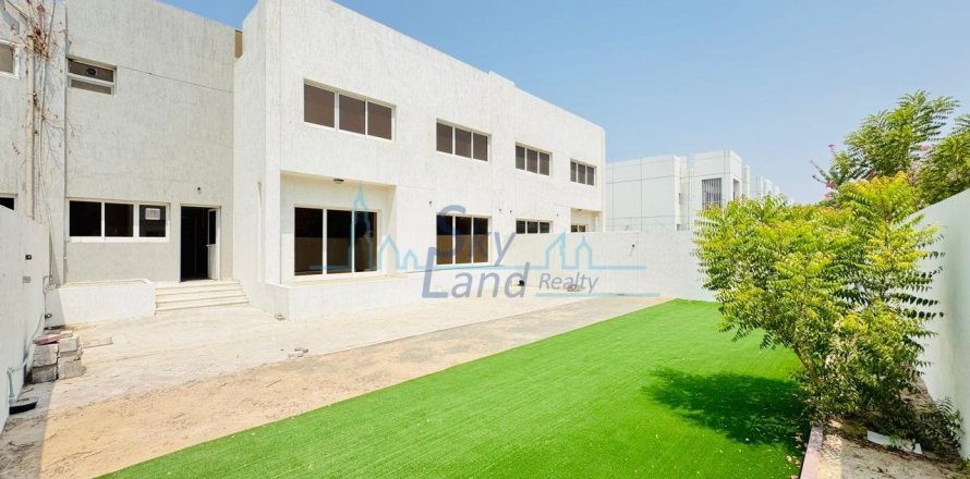 4 غرف نوم فيلا في ام سقيم, الإمارات العربية المتحدة رقم 107570