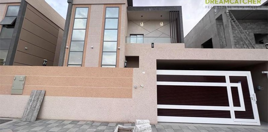 Appartement de 4 chambres à Al Yasmeen, UAE No. 22829