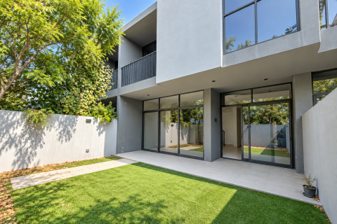 Townhouse de 4 dormitorios en Tilal City, UAE No. 214748