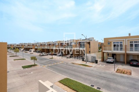 3 bedrooms Townhouse in Dubai, UAE No. 221253 14