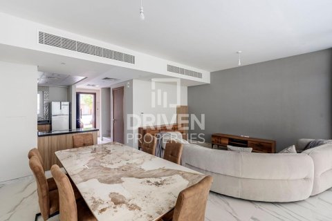 3 bedrooms Townhouse in Dubai, UAE No. 221253 3
