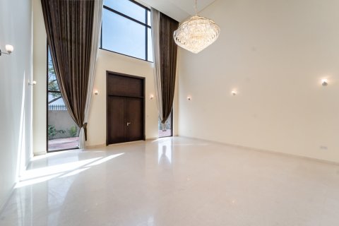 Вилла с 5 спальнями в Nadd Al Sheba, ОАЭ №220282 7