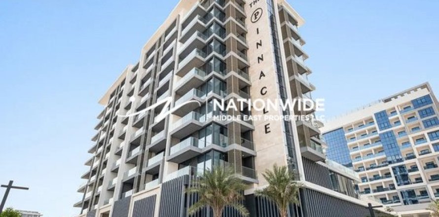 Studio Apartment in Dubai, UAE No. 137554