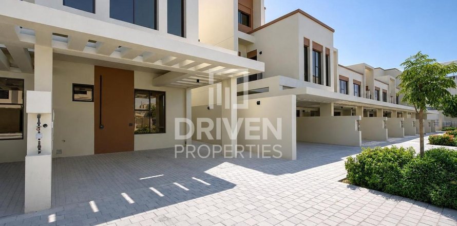 5 bedrooms Townhouse in Damac Lagoons, UAE No. 212303