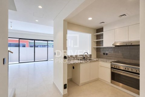 5 bedrooms Townhouse in Damac Lagoons, UAE No. 212303 20