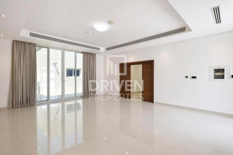 Вилла с 6 спальнями в Jumeirah 3, ОАЭ №212217 3