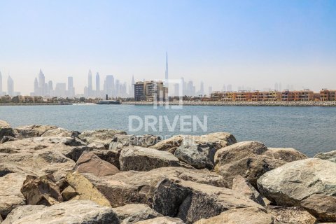 Земельный участок 1069.87м² в Pearl Jumeirah, ОАЭ №211894 17