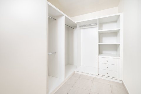 Appartement de 2 chambres à Delphine Tower, UAE No. 221726 10