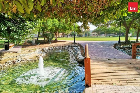 Villa de 3 dormitorios en Mirdif, UAE No. 215570 3