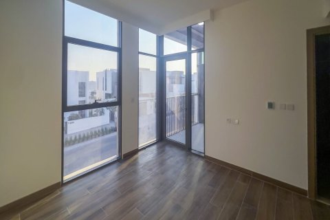 4 bedrooms Villa in Al Furjan, UAE No. 167597 9