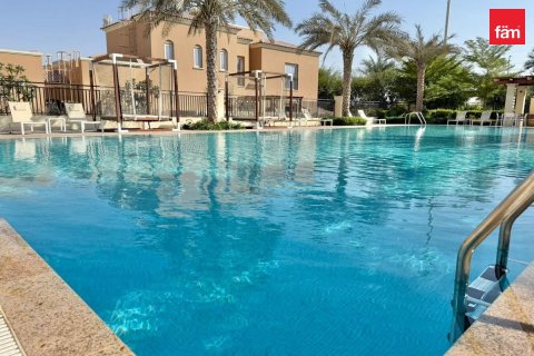 2 bedrooms Townhouse in Dubai, UAE No. 216138