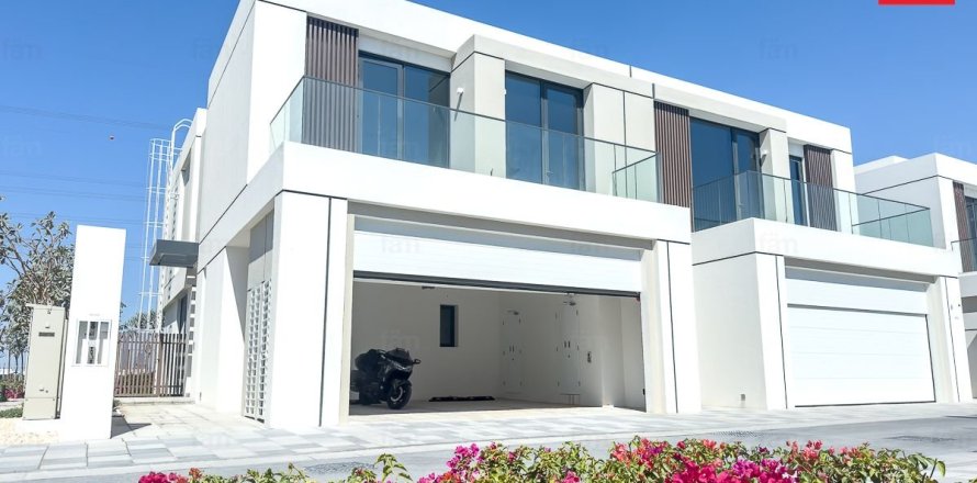 Townhouse de 4 dormitorios en Dubai, UAE No. 215793