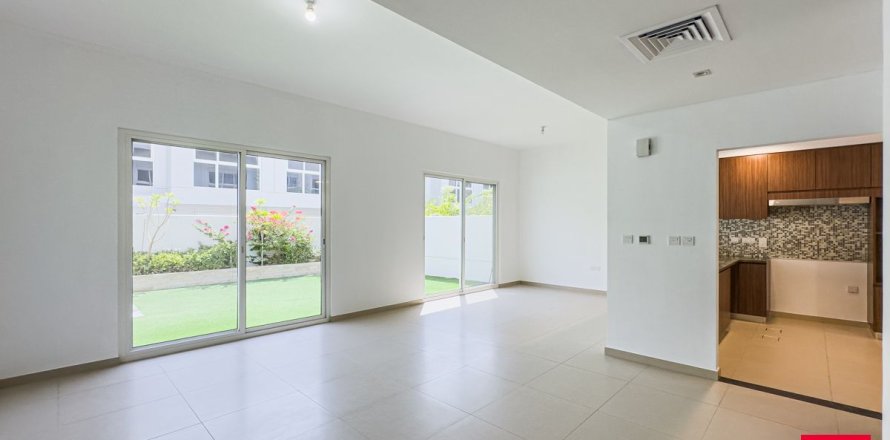 3 bedrooms Townhouse in Dubai, UAE No. 213640