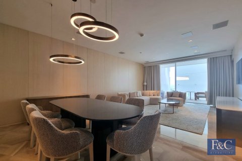 Квартира с 3 спальнями в FIVE Palm Jumeirah, ОАЭ №153817 5