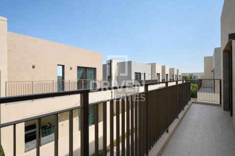 4 bedrooms Villa in EMAAR South, UAE No. 212807 24