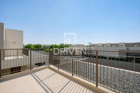 4 bedrooms Villa in EMAAR South, UAE No. 212807 20