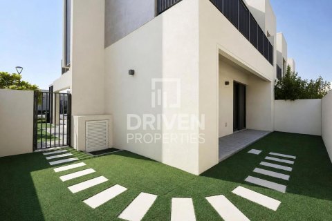4 bedrooms Villa in EMAAR South, UAE No. 212807 26