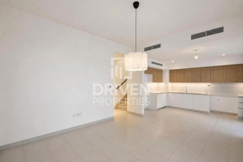 4 bedrooms Villa in EMAAR South, UAE No. 212807 3