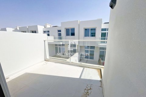 4 bedrooms Townhouse in DAMAC Hills (Akoya by DAMAC), UAE No. 128438 12