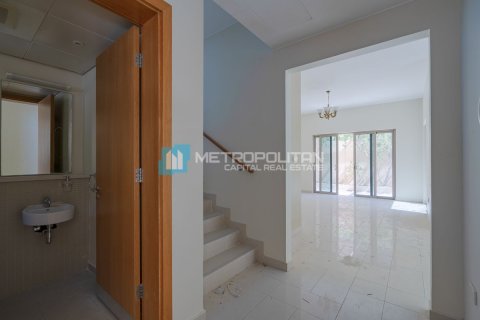 Вилла с 4 спальнями в Al Raha Gardens, ОАЭ №120039 9